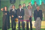 Amitabh Bachchan, Yash Chopra, Dharmendra at Lions Gold Awards in Bhaidas Hall on 14th Jan 2010 (3).JPG